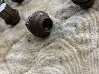 Piulite Jante Aliaj Prezoane Ford Volvo