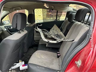 Dezmembrez Renault Megane