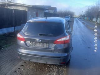 Dezmembrez ford focus