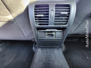 Functioneaza foarte bine . Nu prezinta niciun defecte ascunse