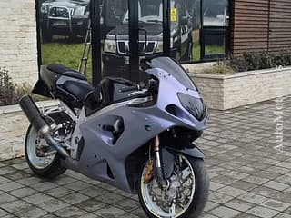 Suzuki gsxr 1000 k1 An  fabricație 2001 Motorizare 998cm² Cai putere 170 aprox. De vanzare: Costum textil FLM, marimea 38 (M), model de fete, protectii hard