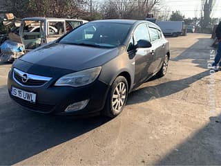 Dezmembrez opel astra j 2012 motor 1.4 A14XER. Piese auto şi demontare autoturisme