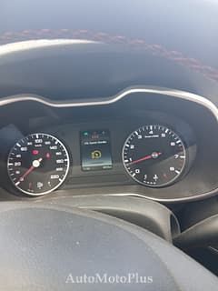 Vând mașina MG ZS