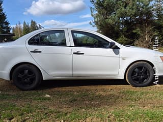 Vând Mitsubishi Lancer X 2011