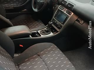 Mercedes-Benz C220 coupe 143 cp