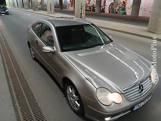 Mercedes-Benz C220 coupe 143 cp