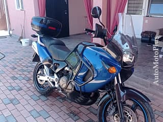 Vând Honda Varadero XL1000. Vand Yamaha SA01 in stare buna